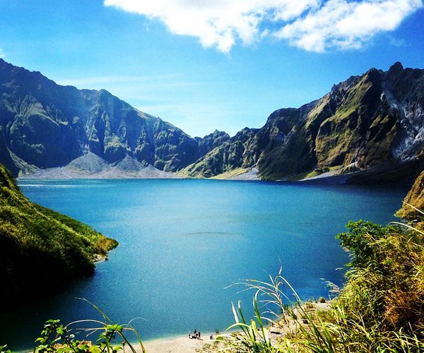 Zambales 1 Zambales: Mga Magagandang Tanawin at Pasyalan sa Pilipinas